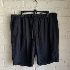 Greg Norman size XL black breathable comfortable athletic shorts